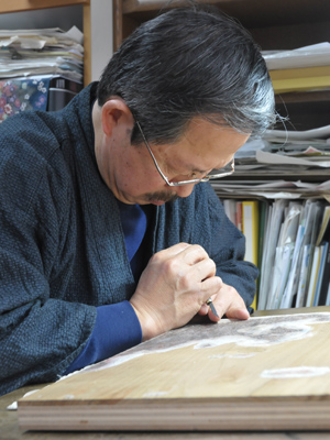 15年から20年は修行しないと美人画は彫れないという