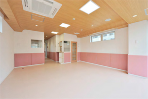同社の製品が施工された大阪府の幼稚園「第2善児園」。